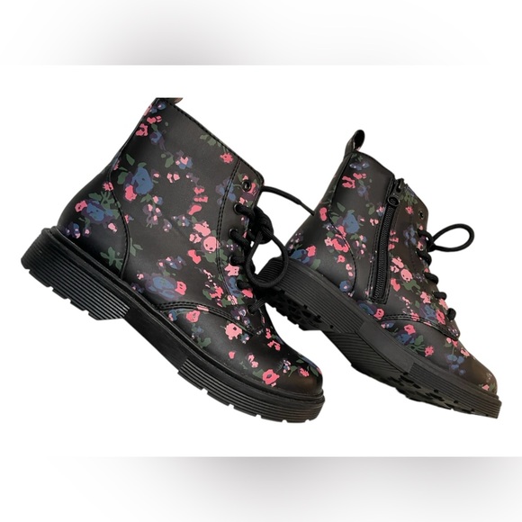 Art Class Flower Zip-Up Boots. Girls Size 3 - Picture 2 of 13